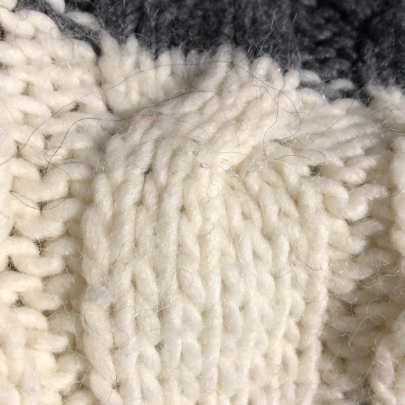 Girls Abercrombie knit pompon fur hat toque - Picture 7 of 7